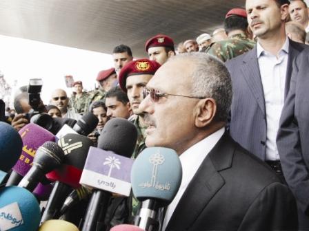 رئيس الجمهورية يلقي كلمته أمام ملايين اليمنيين الذين احتشدوا في (جمعة التصالح) أمس